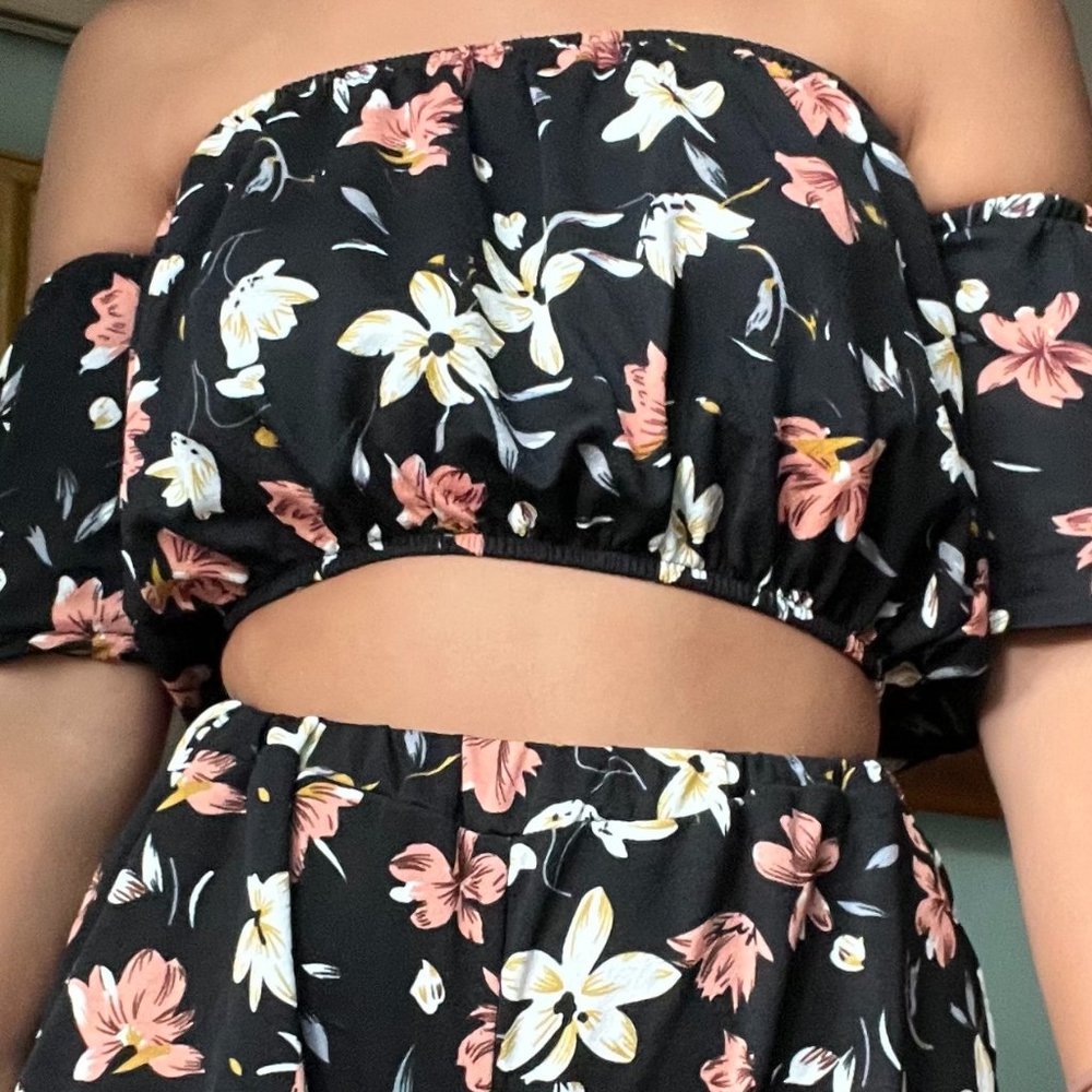 SHEIN - Two Piece Floral Set